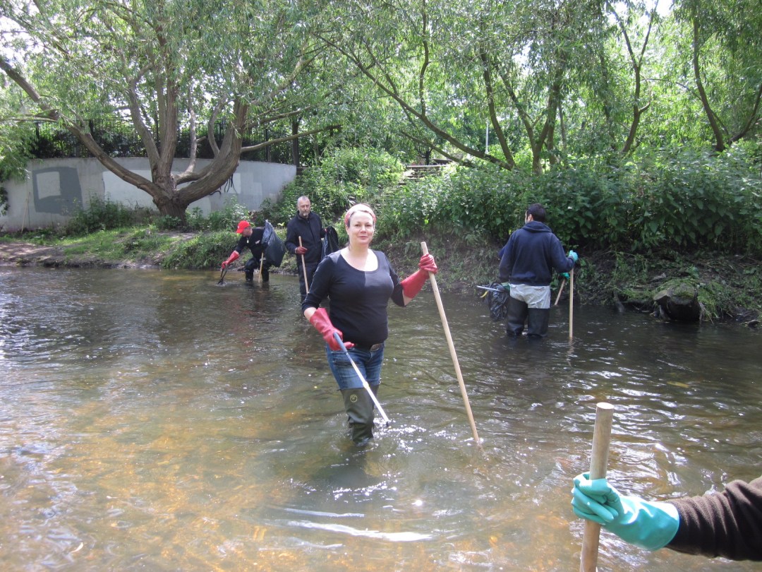 A Nature's Gym volunteer in the River Ravensbourne